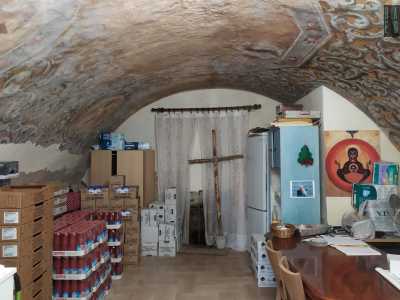 L�ultima tappa del nostro viaggio � un locale all�apparenza anonimo raggiungibile attraversando la sacrestia